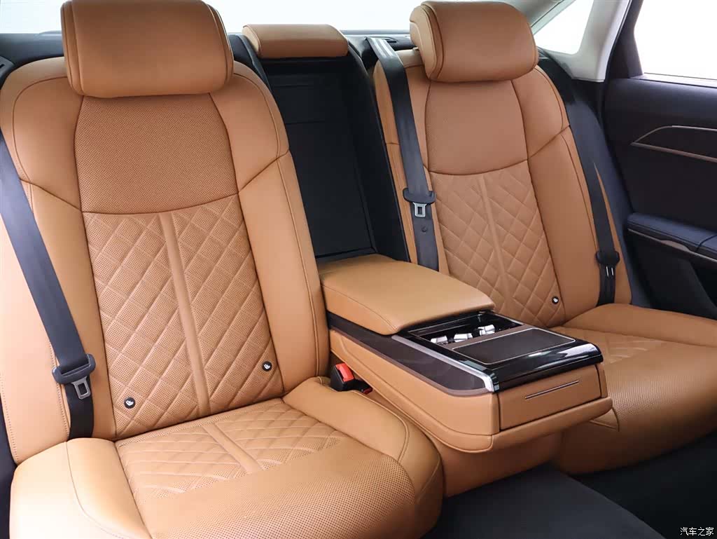 Audi A8L, 2023 23