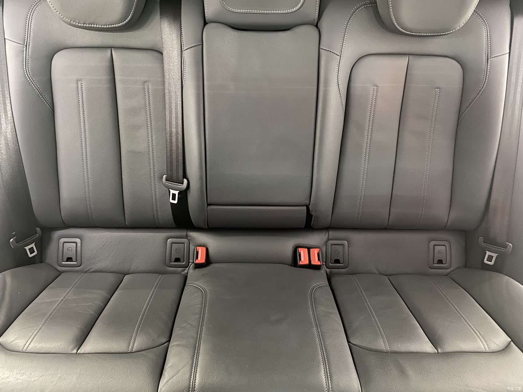 Audi Q2L, 2022 14