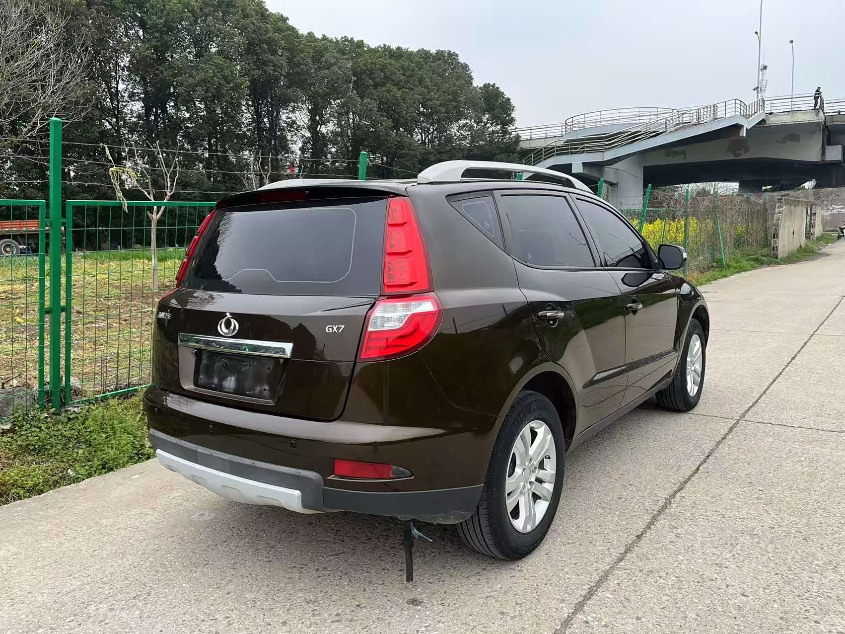 Geely GX7, 2014 8