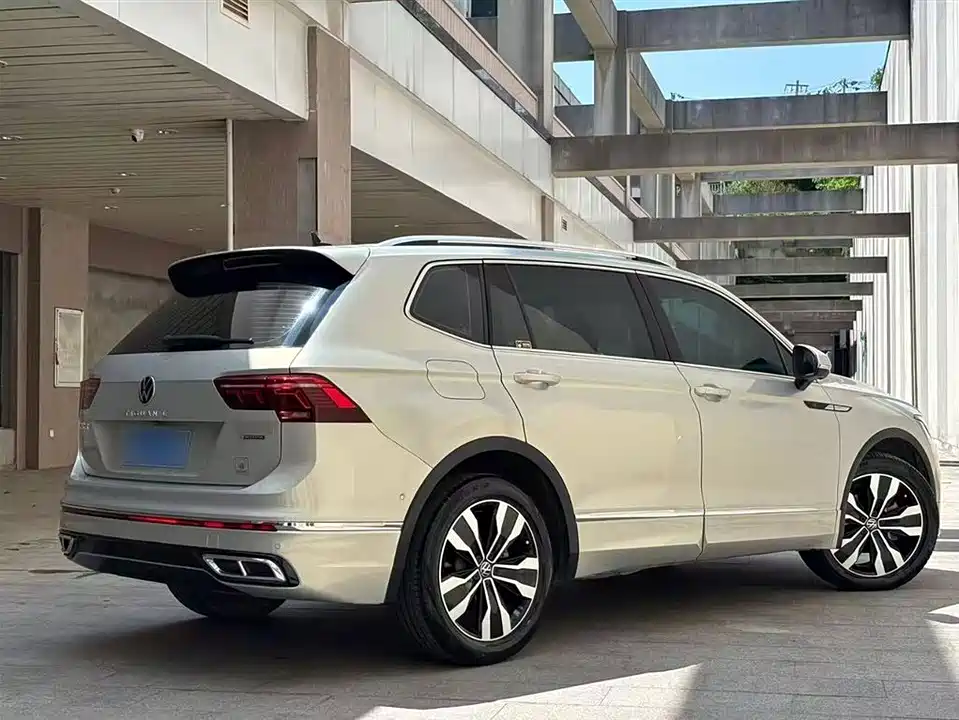 Volkswagen Tiguan L