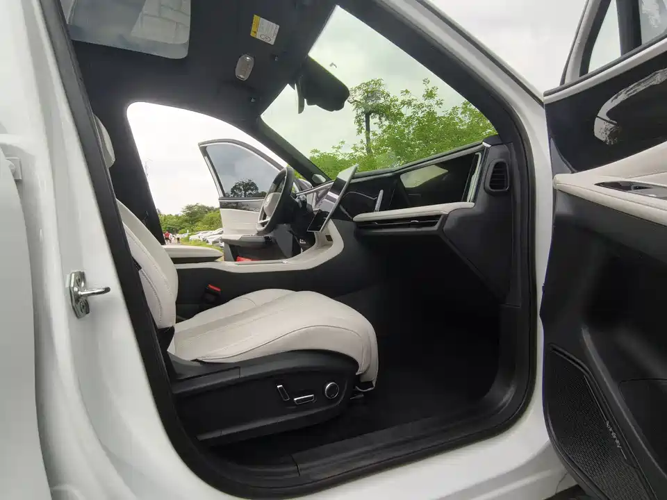 Geely Galaxy Galaxy L7