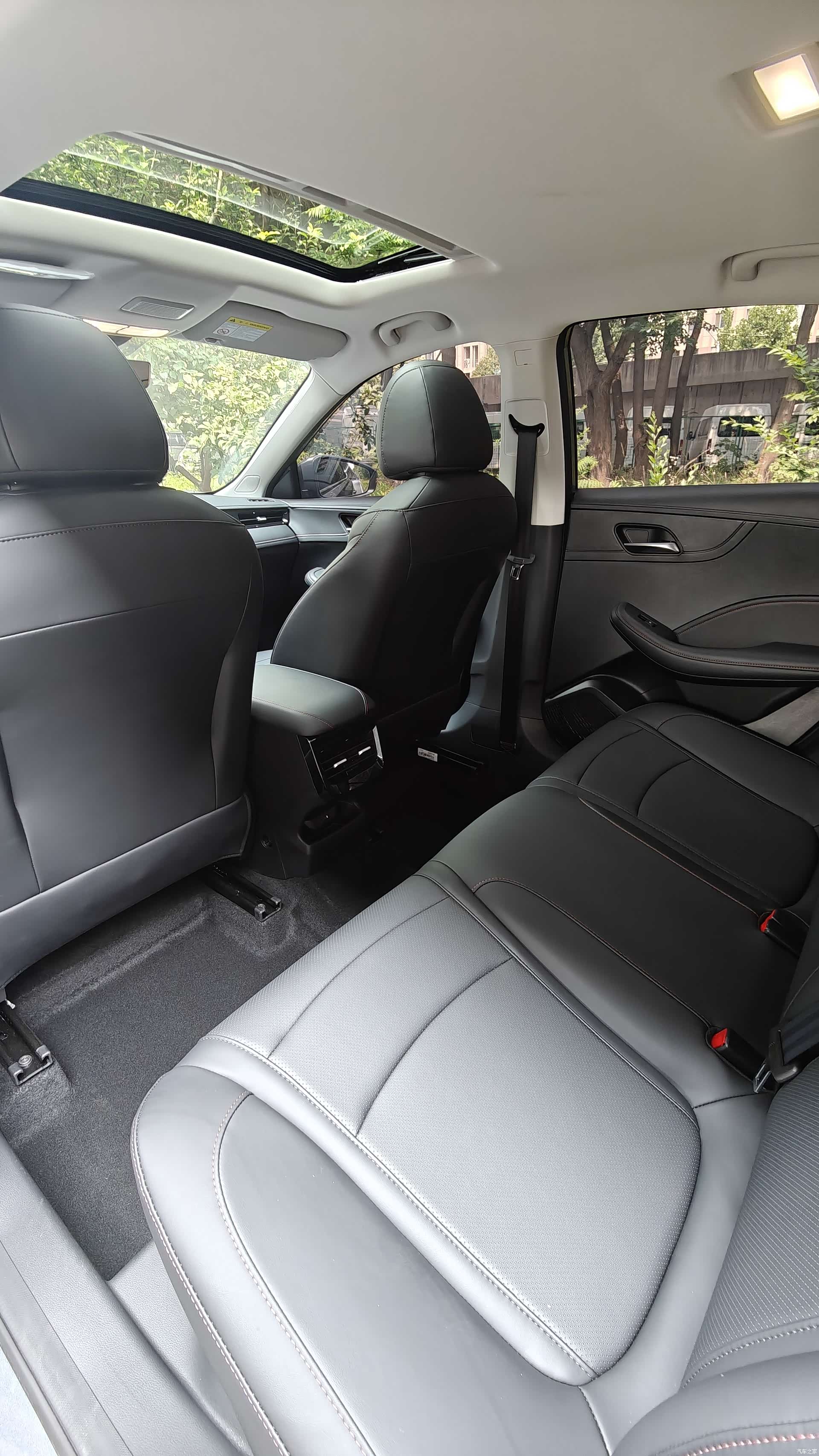 Roewe i5, 2025 9