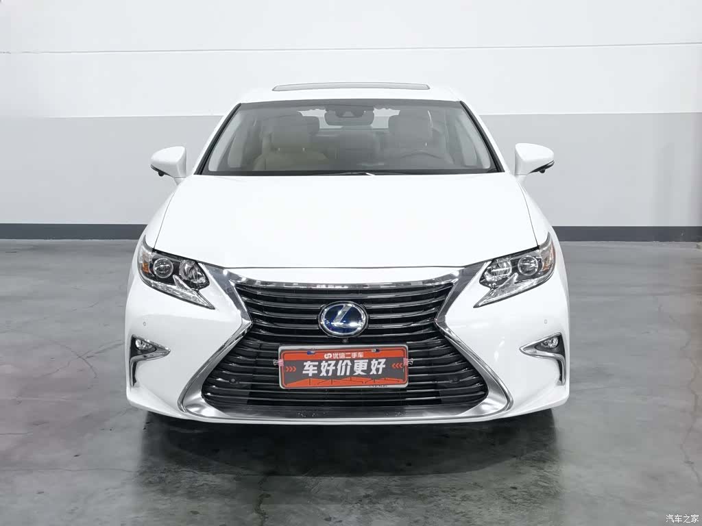 Lexus ES, 2017 3