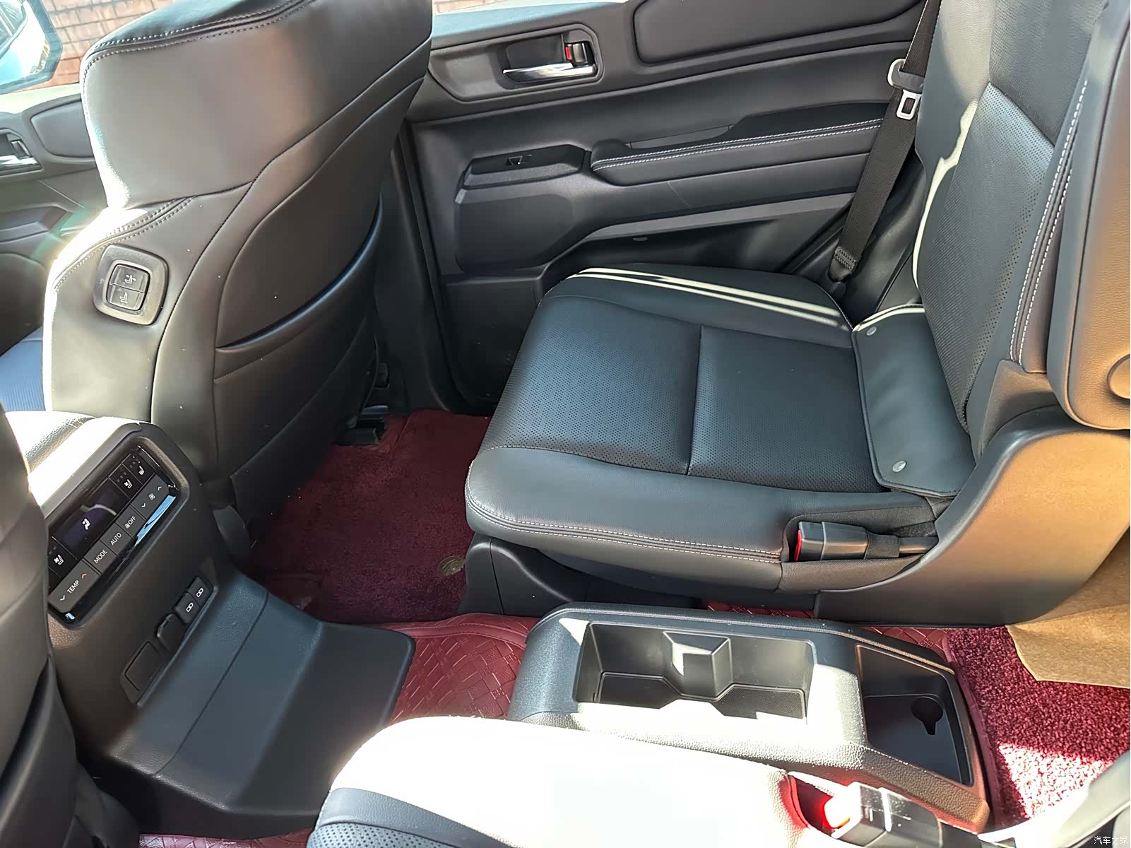 Toyota Prado, 2025 14