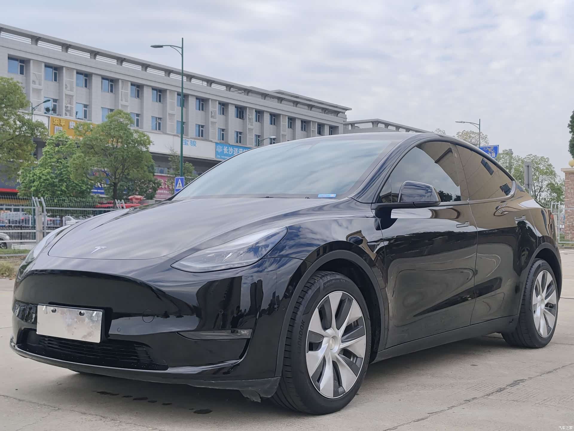 Tesla Model Y, 2021 1