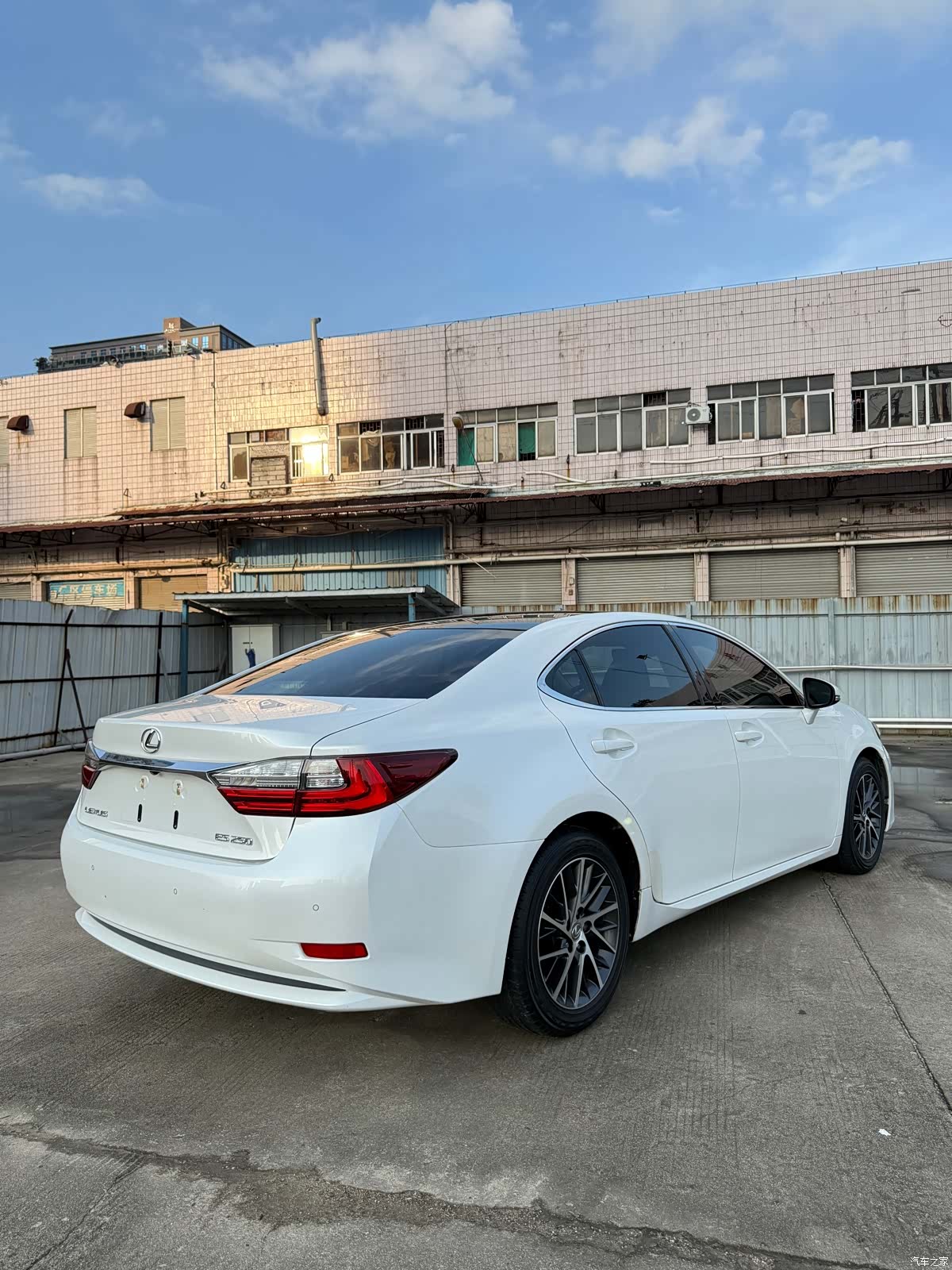 Lexus ES, 2016 11