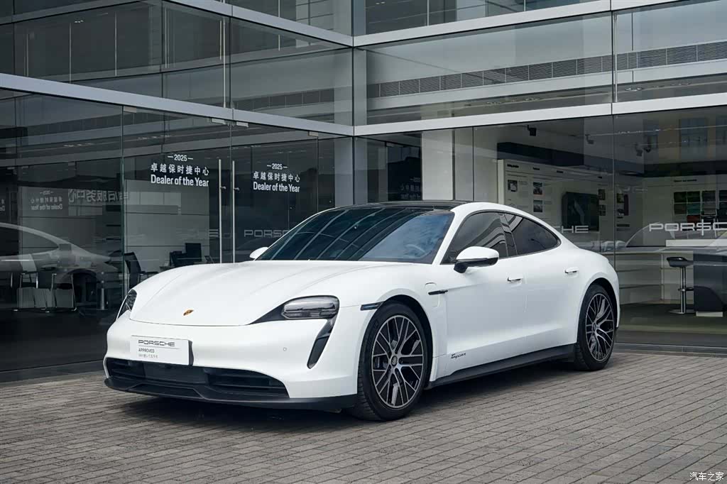 Porsche Taycan, 2022 1