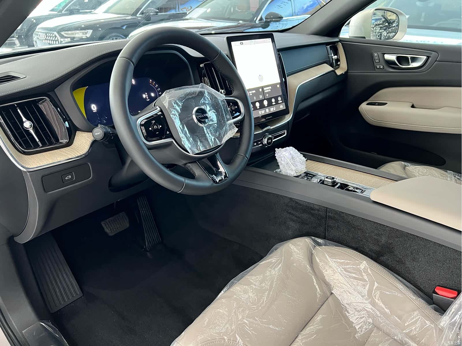 Volvo XC60, 2026 6