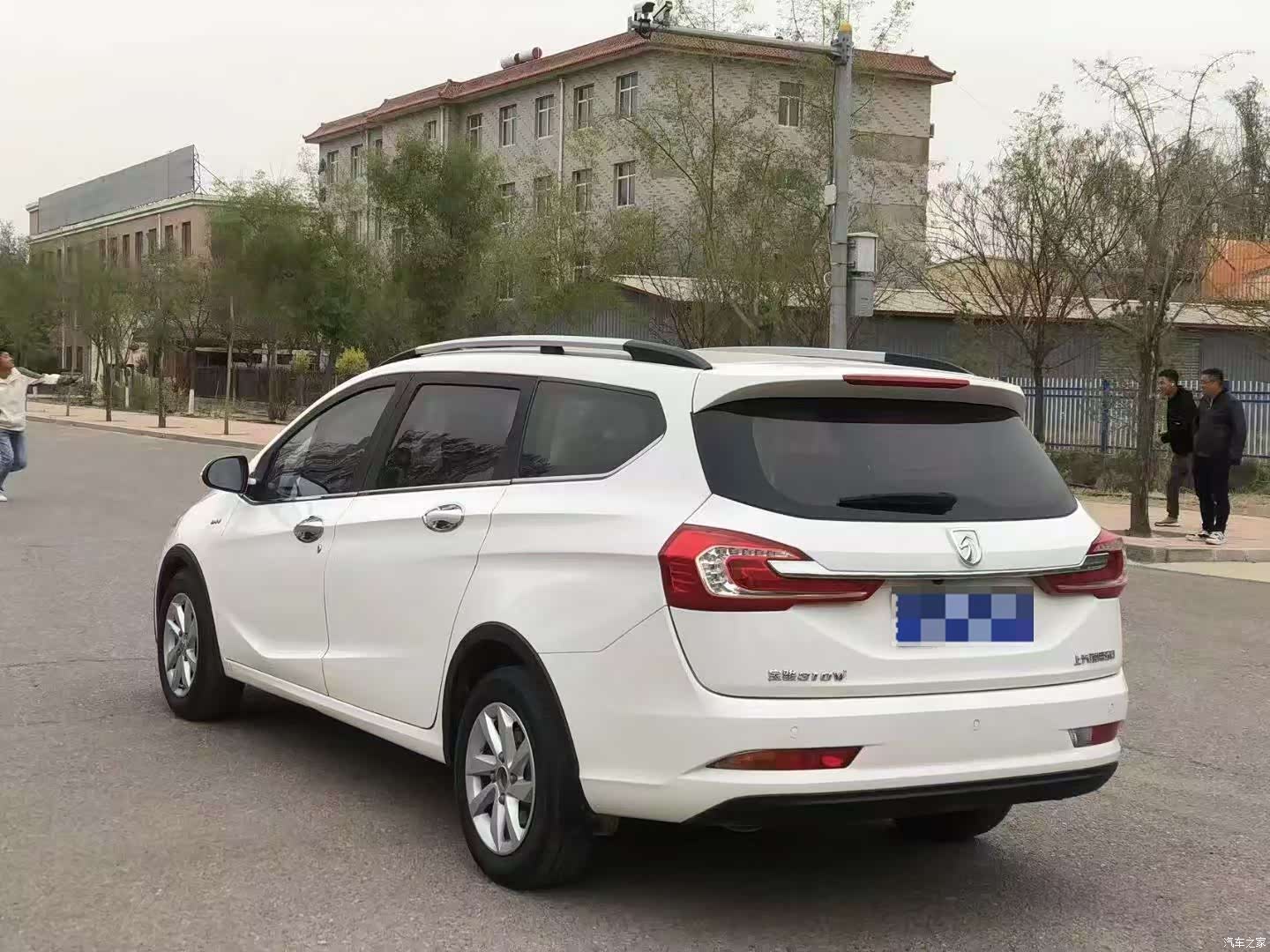 Wuling 310W, 2018 9