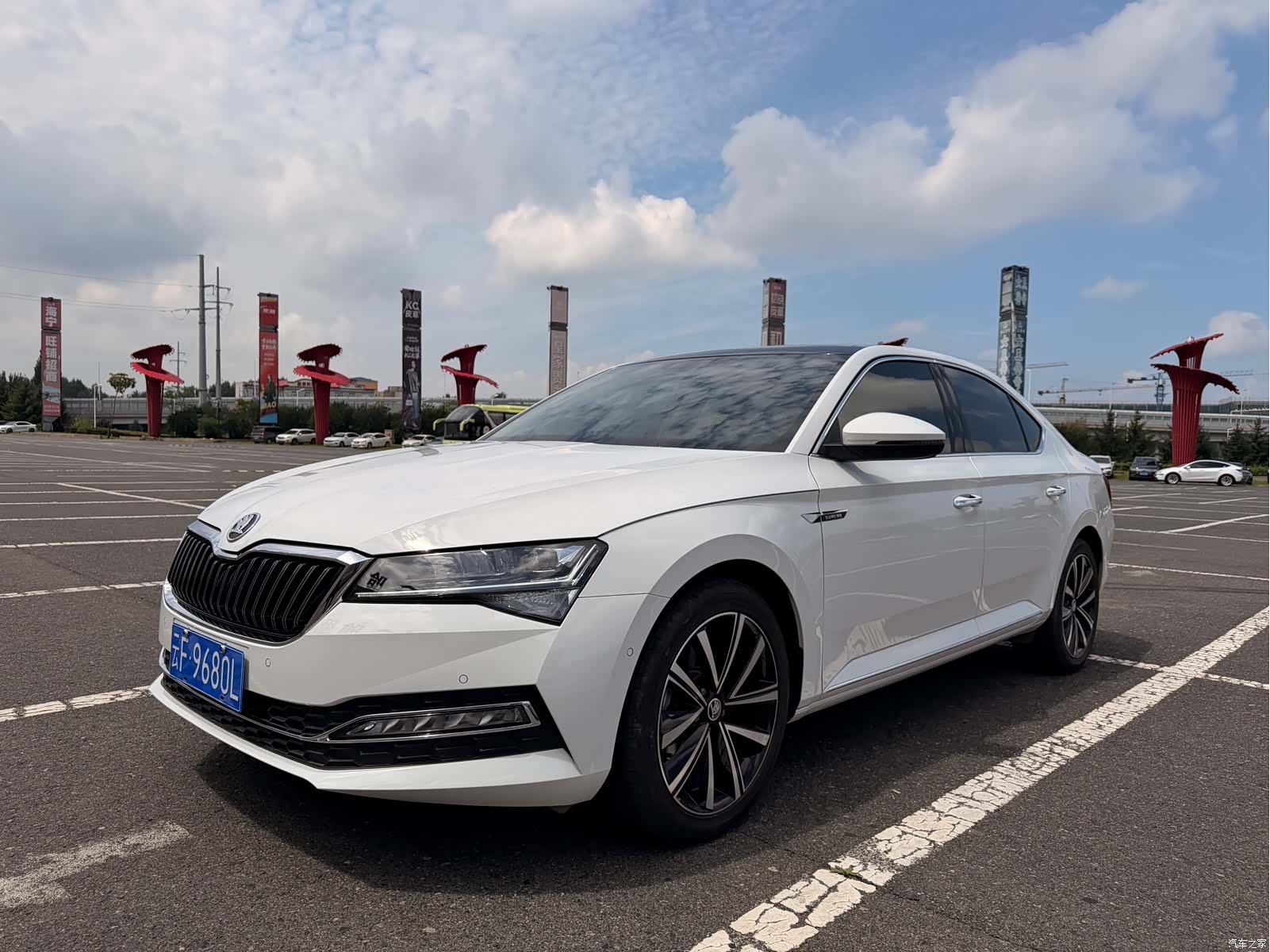 Skoda Superb, 2023 1