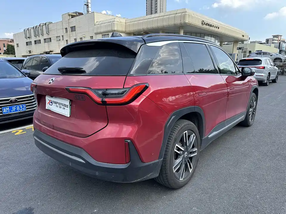 NIO ES6