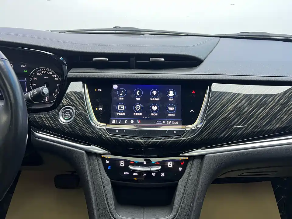 Cadillac XT6