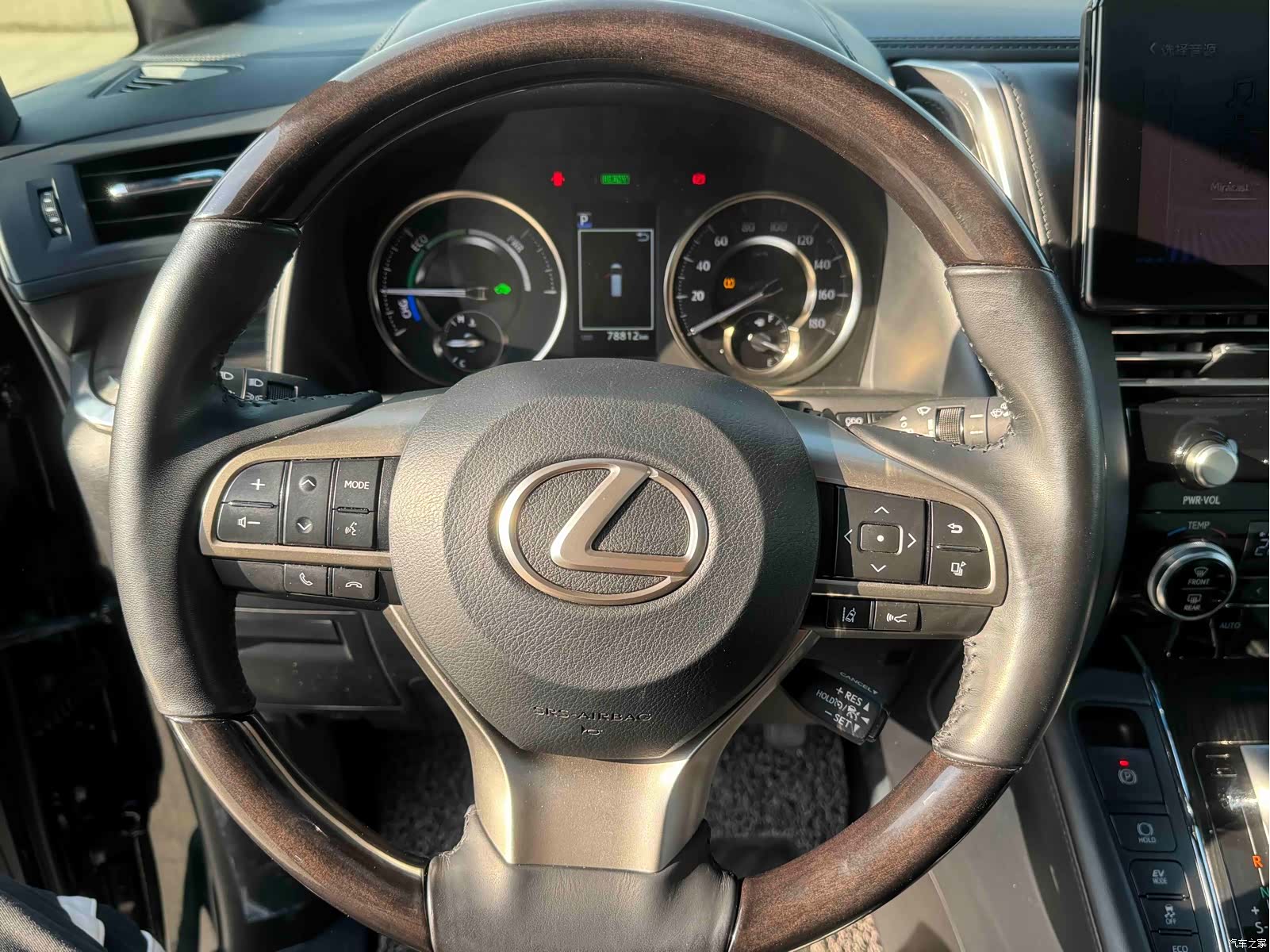 Lexus LM, 2021 10