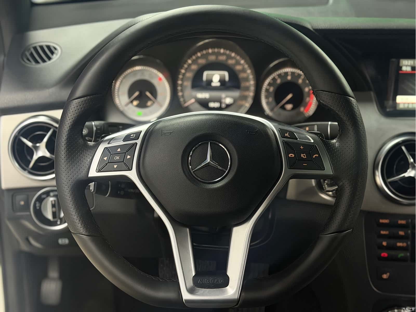 Mercedes-Benz GLK-Class, 2015 9