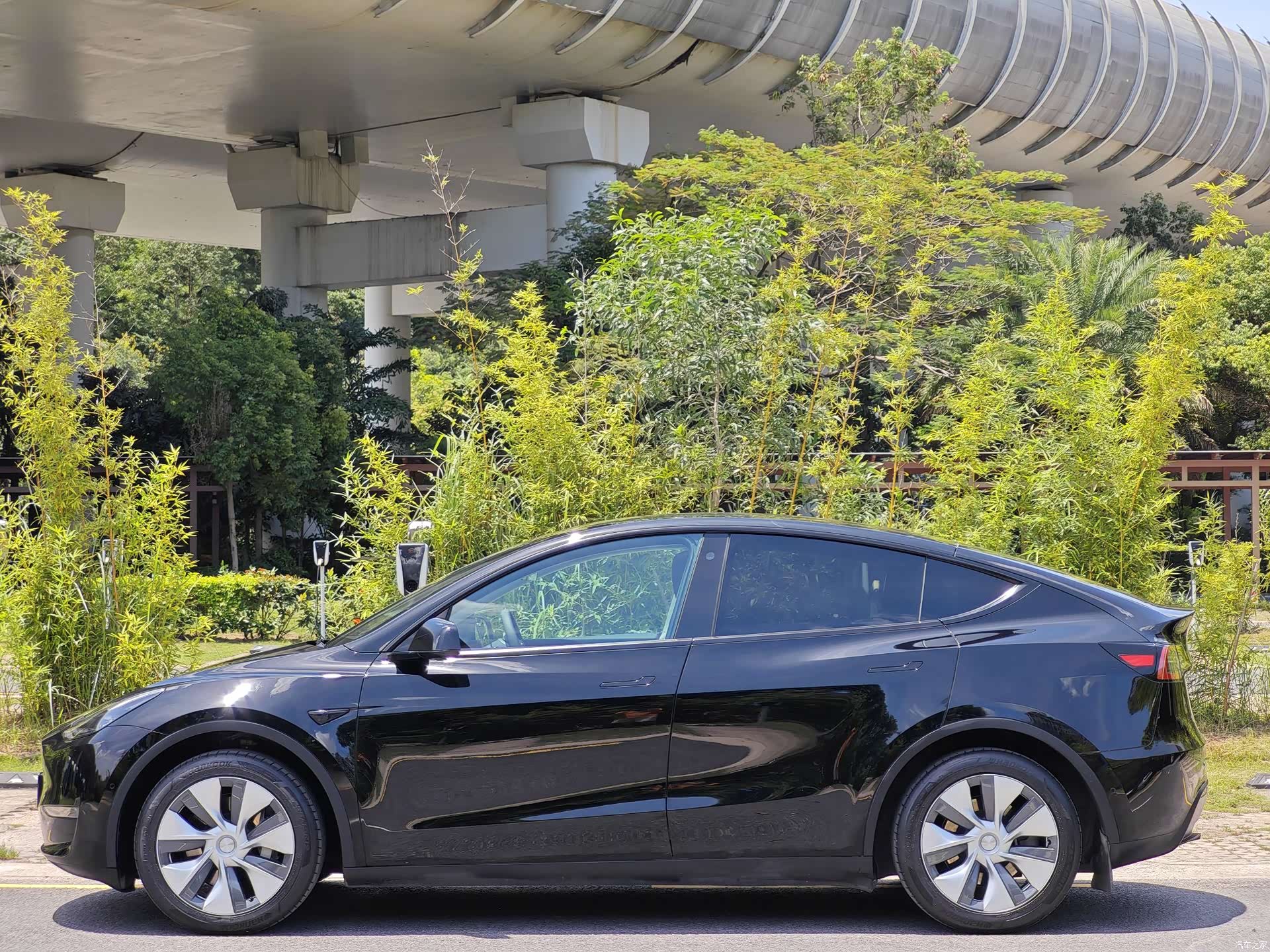 Tesla Model Y, 2023 8