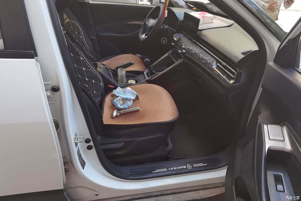 Wuling RS-3, 2021 8