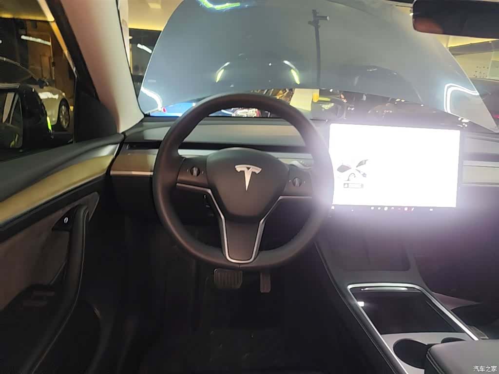 Tesla Model Y, 2022 11