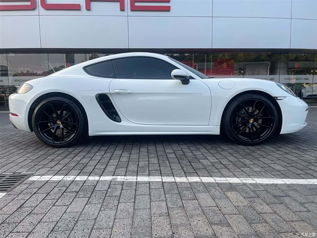 Porsche Cayman, 2025 все фото