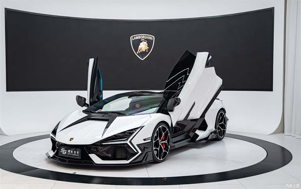 Lamborghini Revuelto