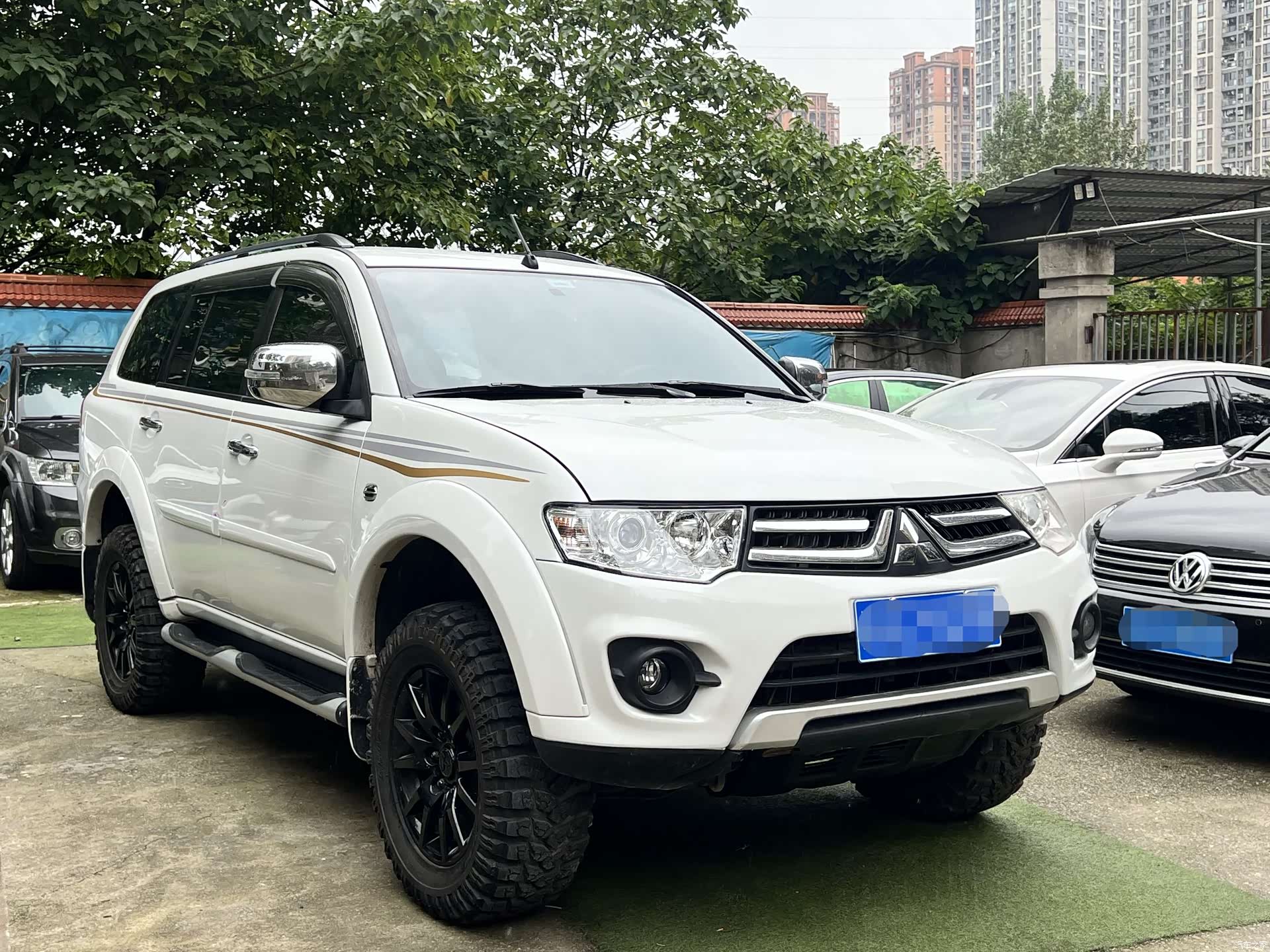 Mitsubishi Pajero, 2015 10