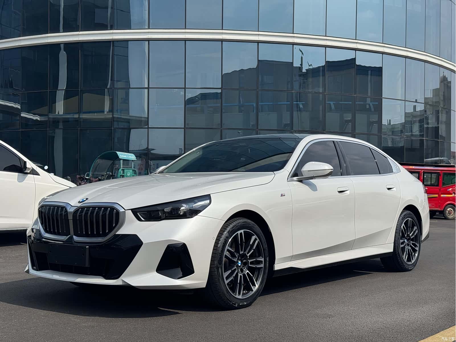 BMW 5 Series, 2025 1