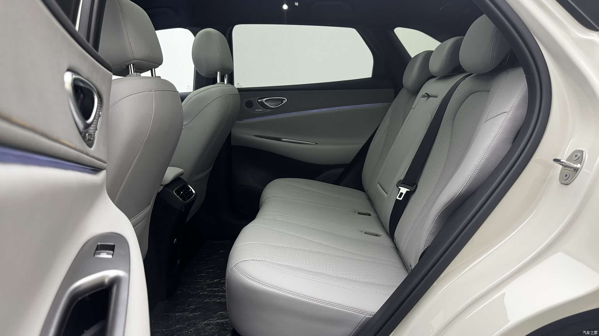 BYD HiAce, 2025 16