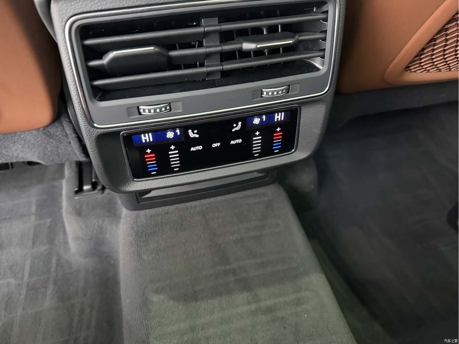 Audi Q7, 2023 19