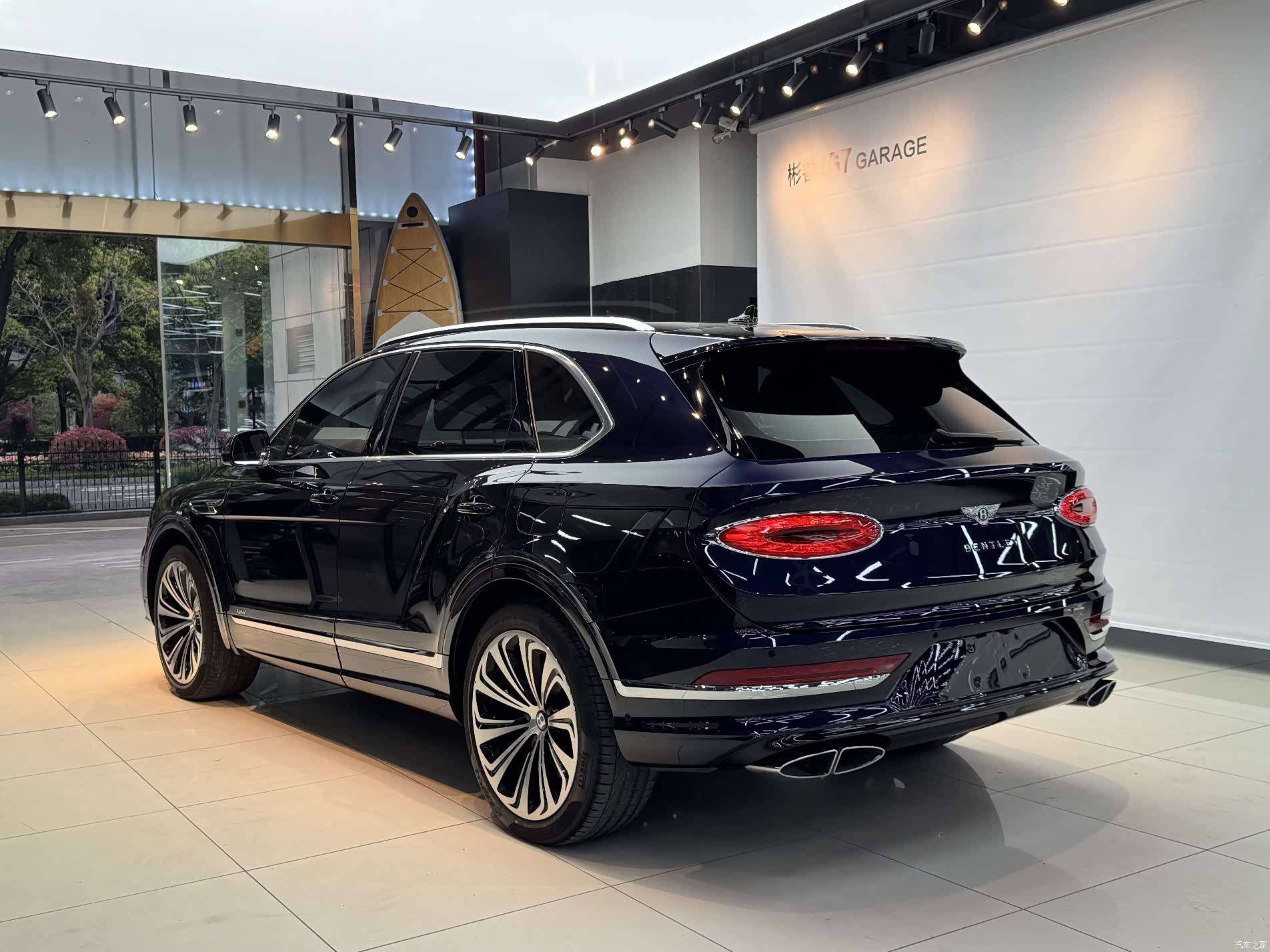 Bentley Bentayga, 2021 все фото