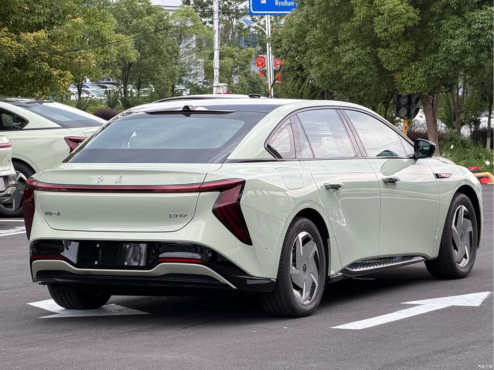 Hongqi H7, 2026 11