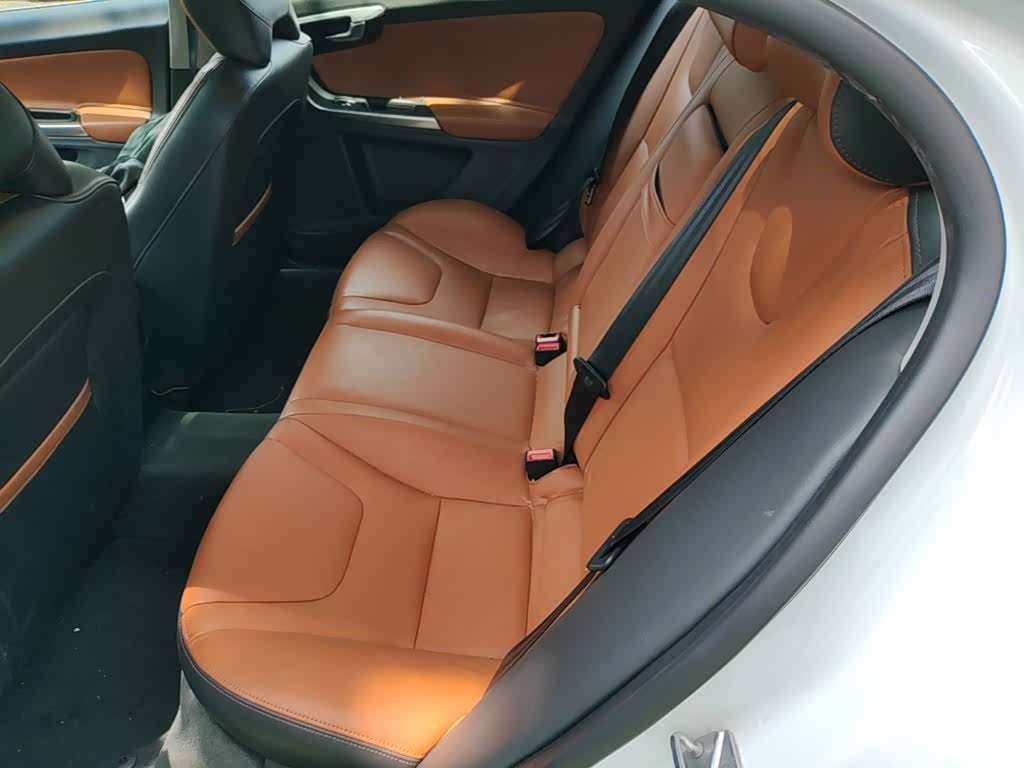Volvo S60, 2017 17