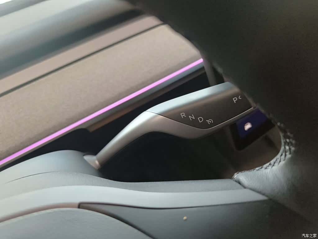 Tesla Model Y, 2023 14