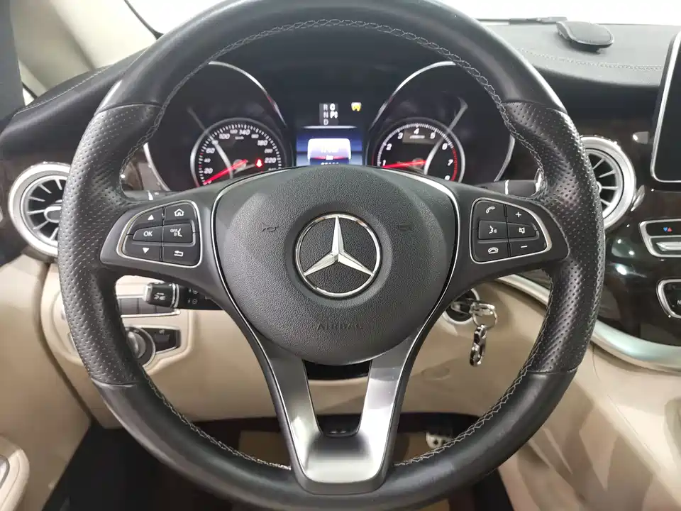 Mercedes-Benz V-class