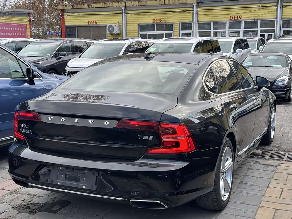 Volvo S90