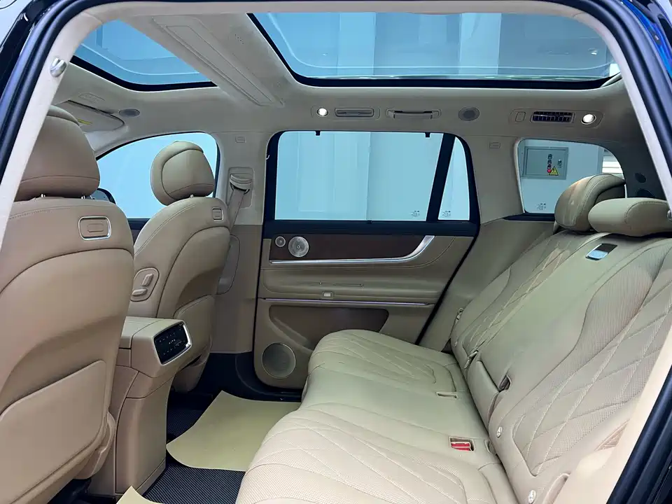 AITO Ask the world M9