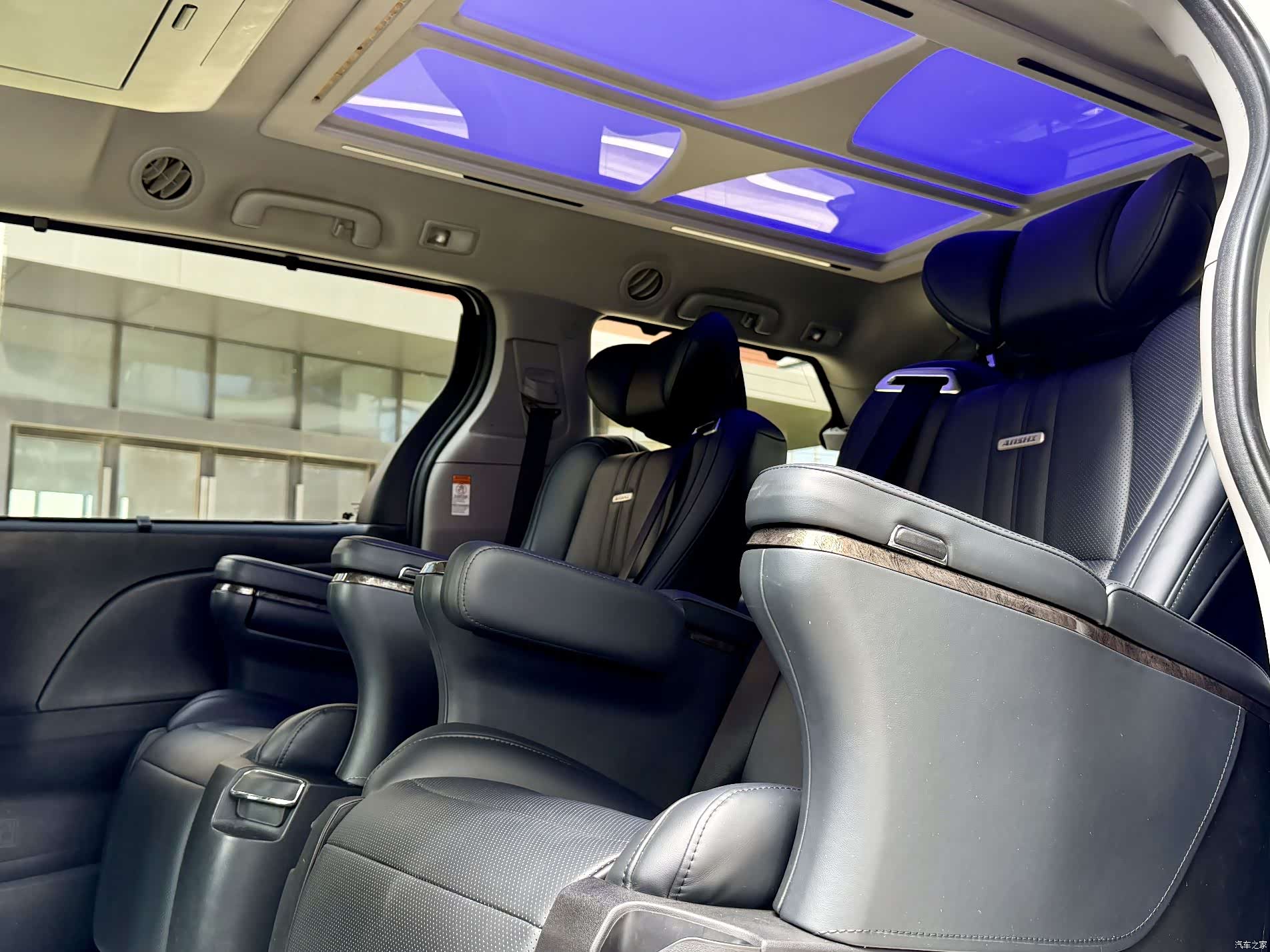 Toyota Sienna, 2017 19