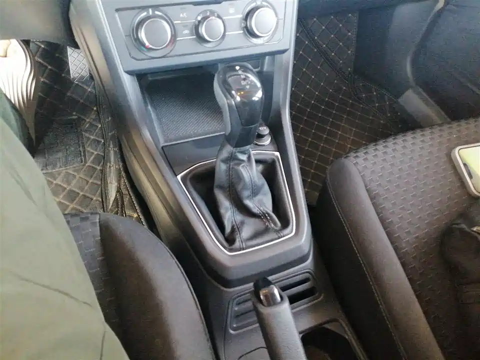 Volkswagen Exploring the shadow