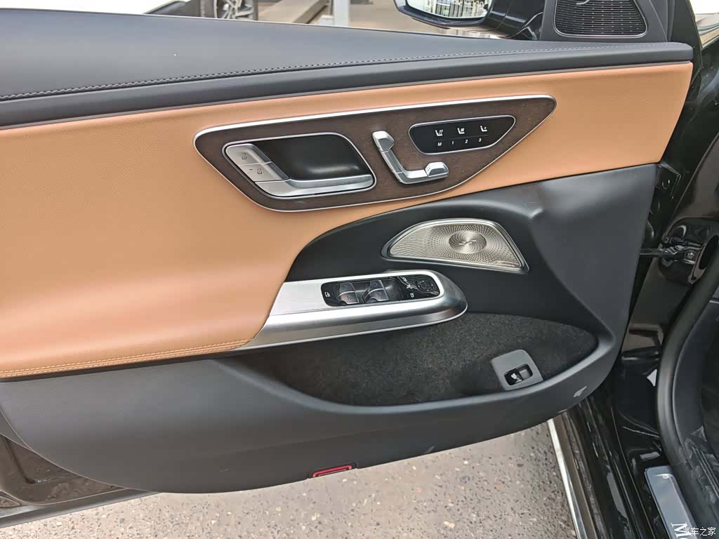 Mercedes-Benz E-Class, 2026 8