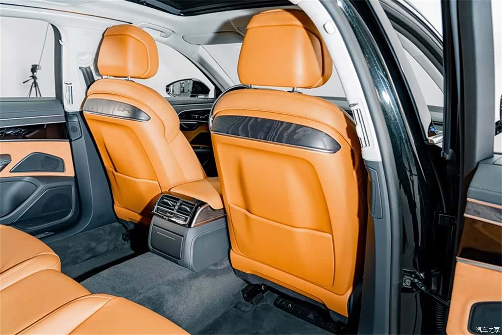 Audi A8L, 2023 20