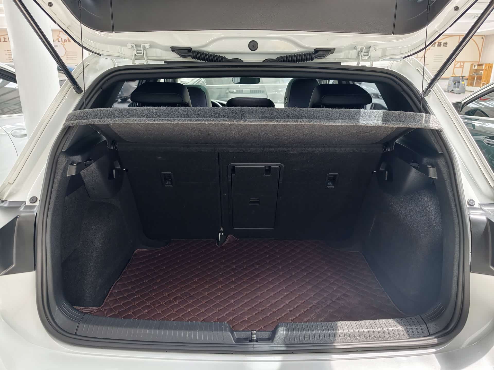 Volkswagen Golf, 2023 15