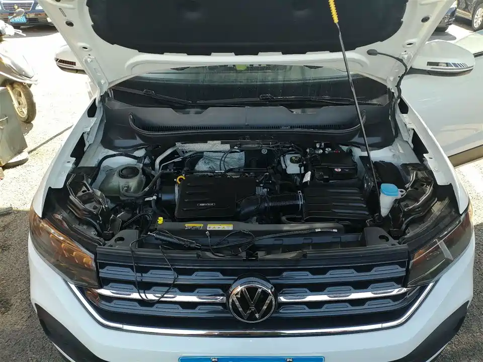 Volkswagen Exploring the shadow