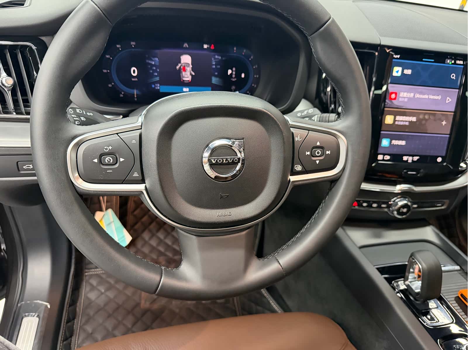 Volvo XC60, 2025 все фото