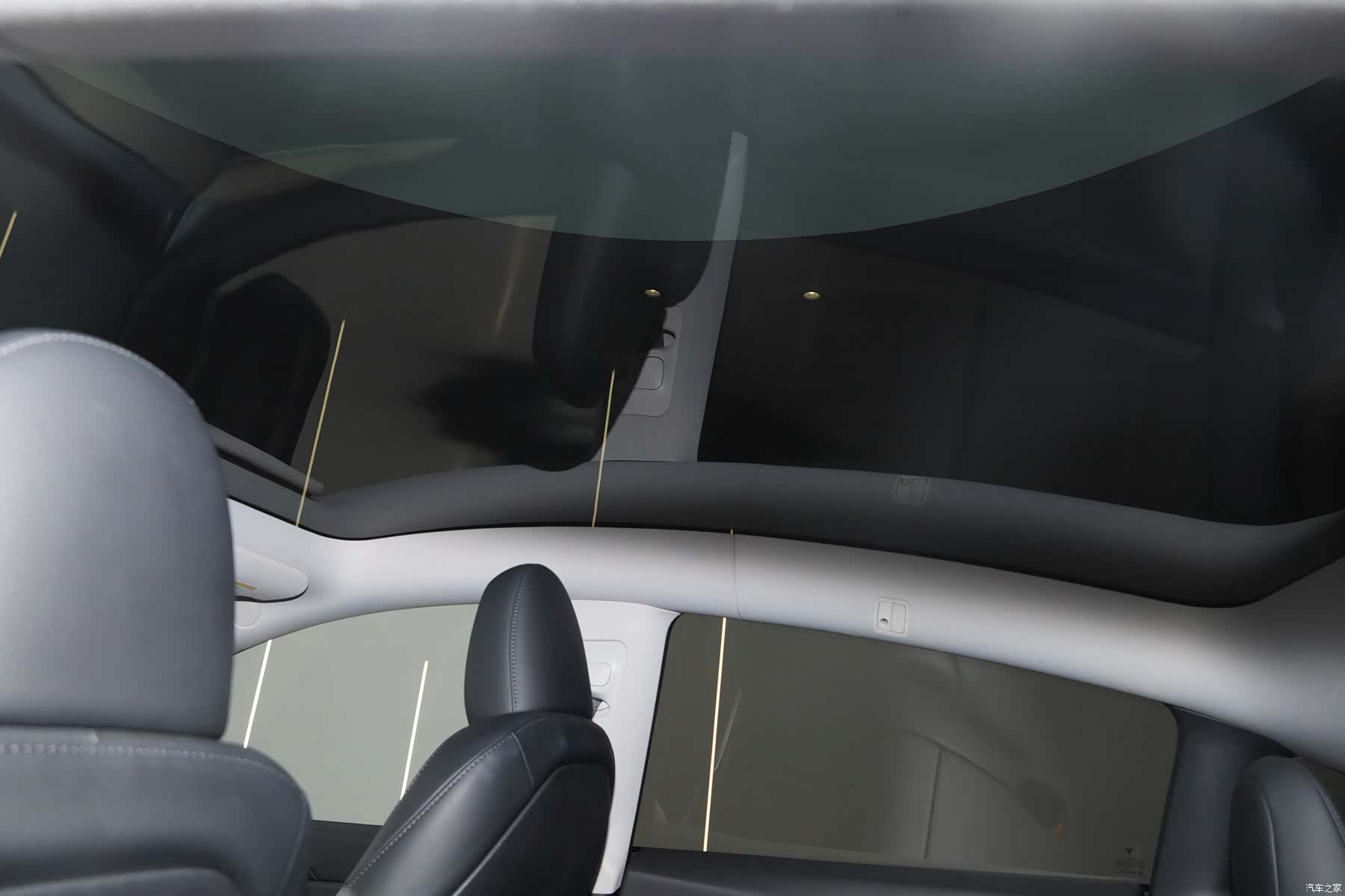 Tesla Model Y, 2023 16