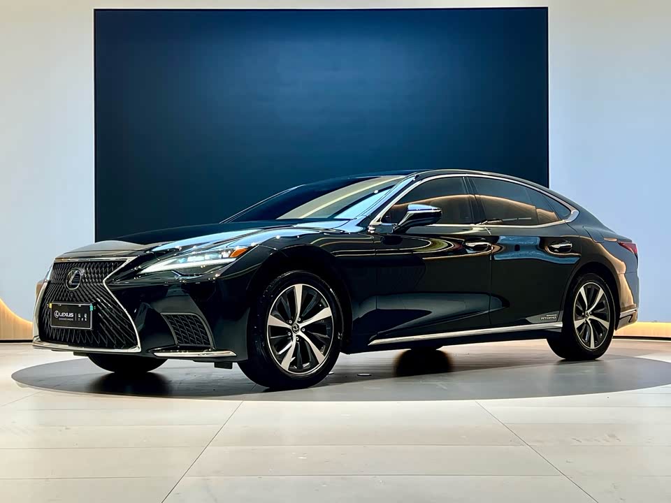 Lexus LS