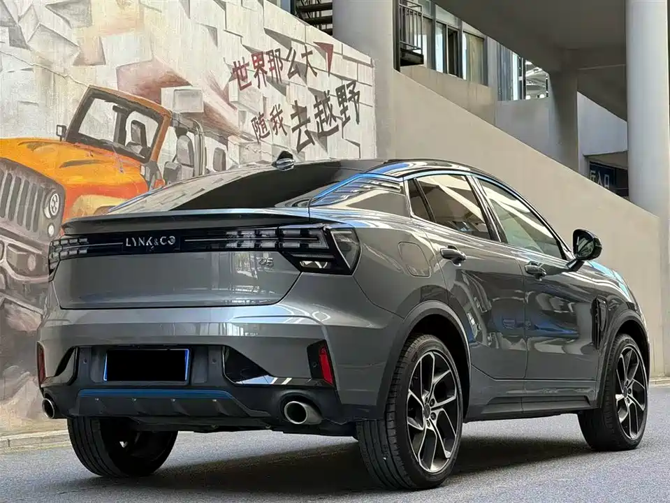 Lynk & Co 05