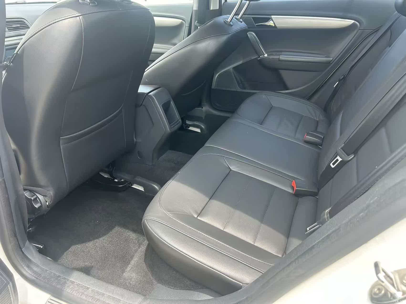Volkswagen Lavida, 2015 10