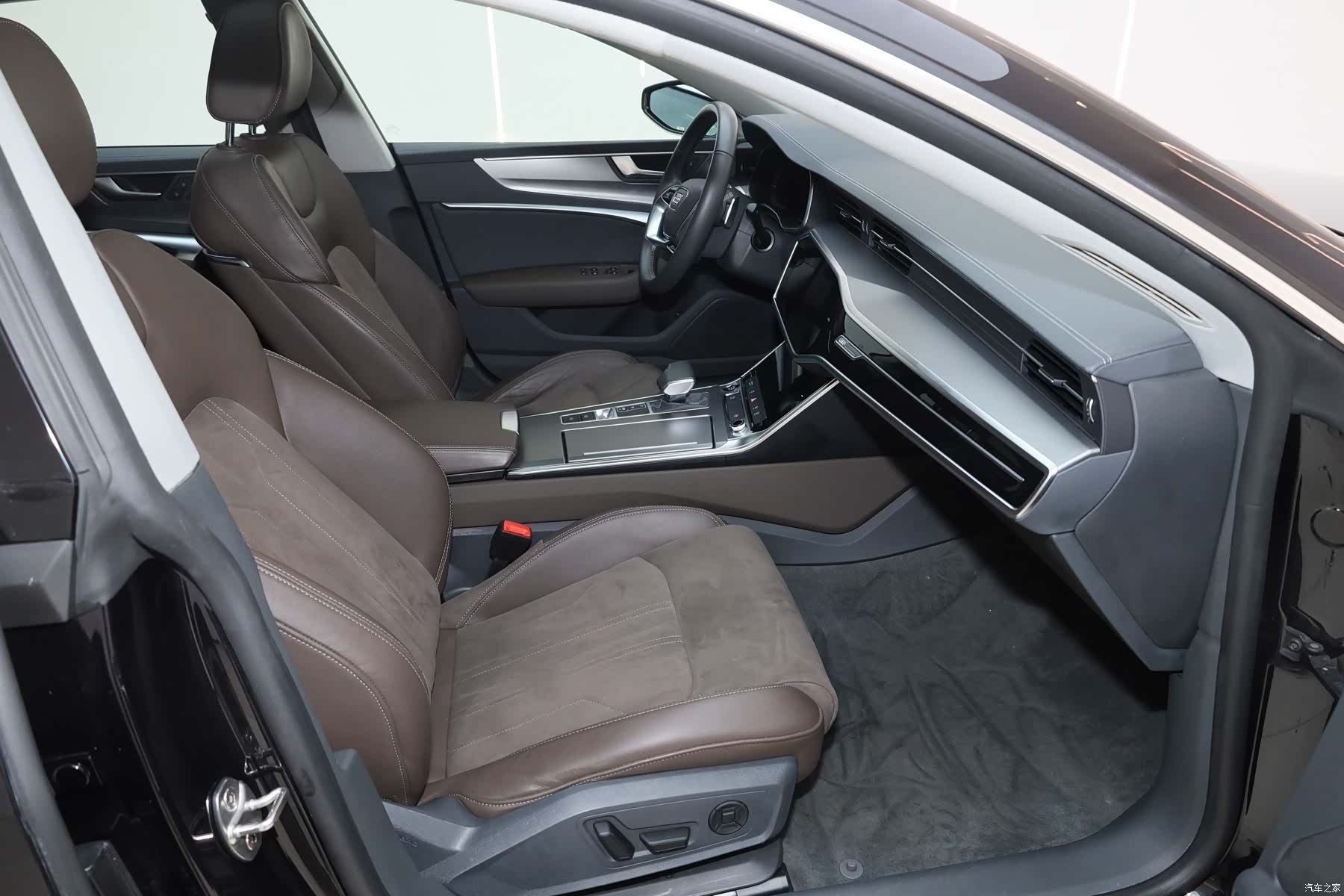 Audi A7L, 2024 15