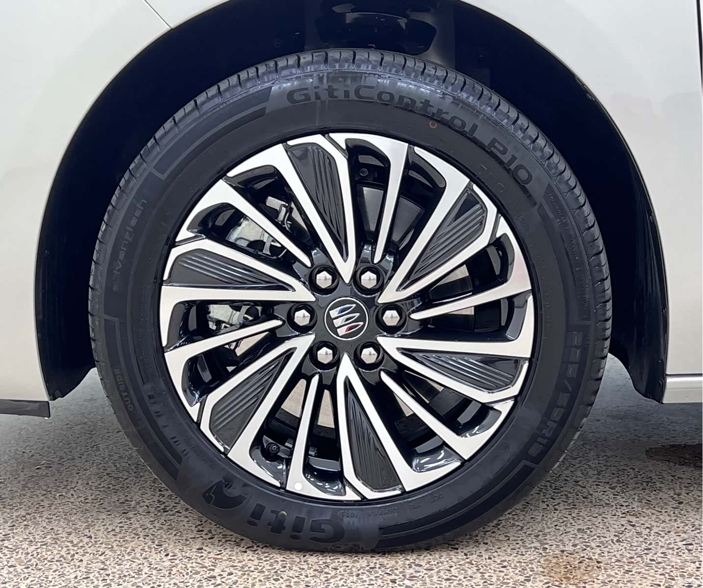 Buick GL8, 2025 9