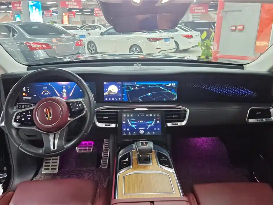 Hongqi E-HS9
