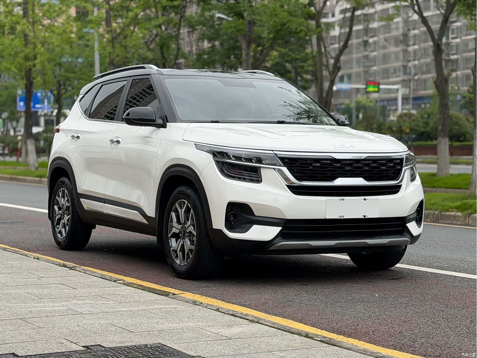 Kia KX3, 2022 3