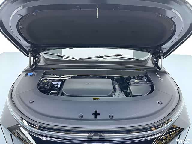 Li Auto L6, 2025 17